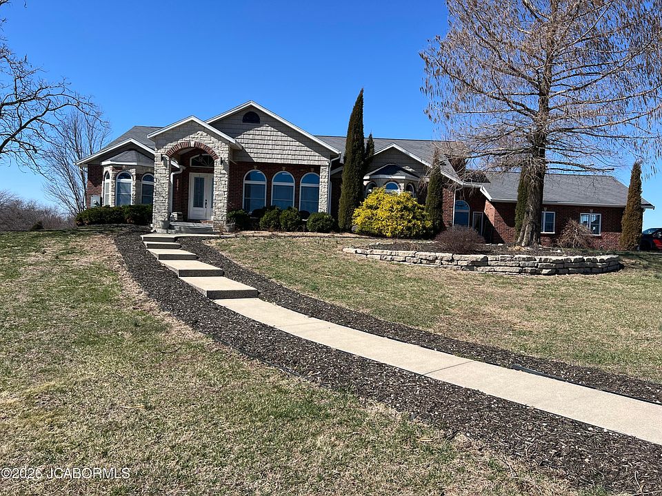 1st image of 5 Reed Ln