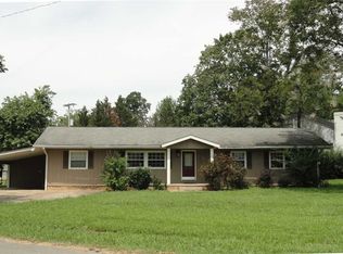 1430 Ohio Ave, Etowah, TN 37331