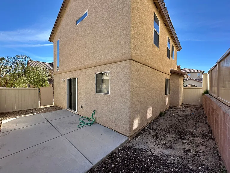10452 Mihela Ave — Photo 22