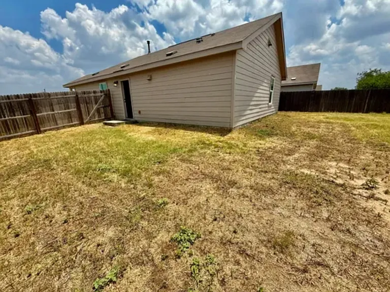 9206 Griffith Run — Photo 13