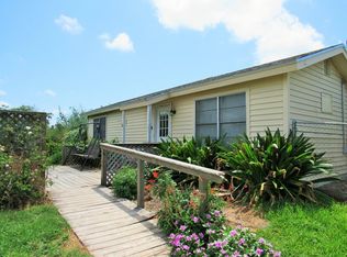 67 Green Oak Ln, Rockport, TX 78382