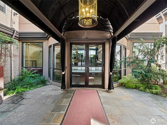 3rd image of 323 Queen Anne Avenue N #711