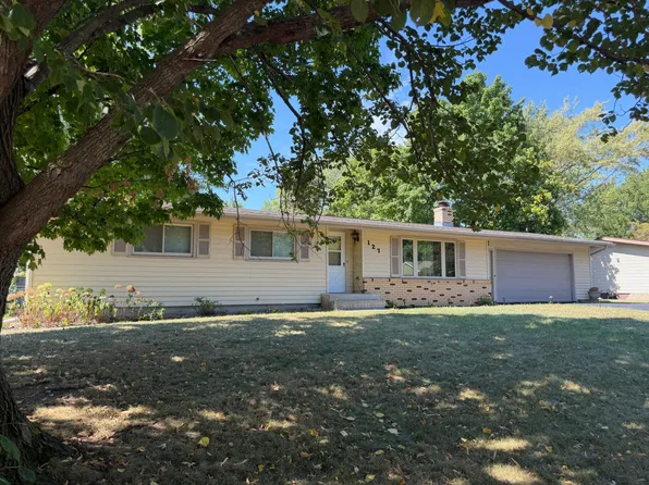 127 8th Ave SE, Saint Joseph, MN 56374
