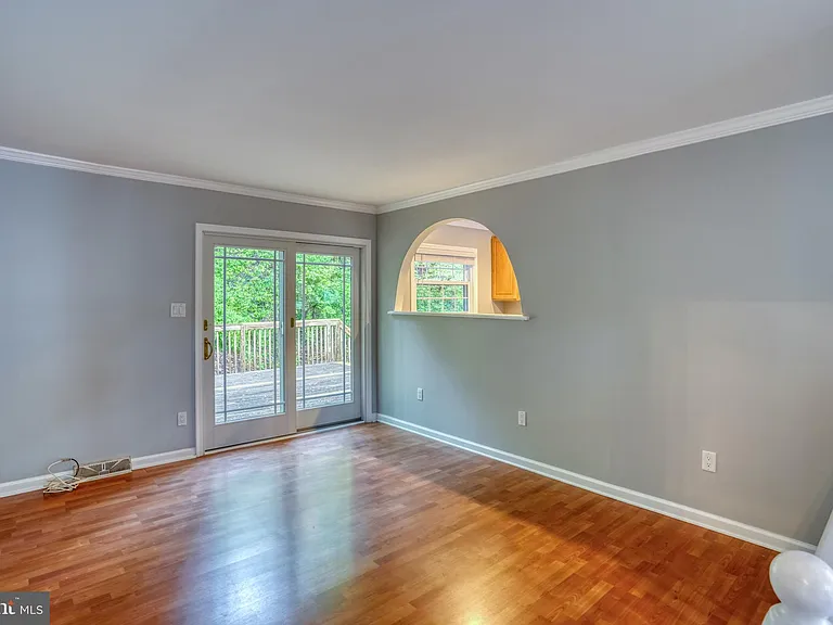 124 Hilldale Ct — Photo 15