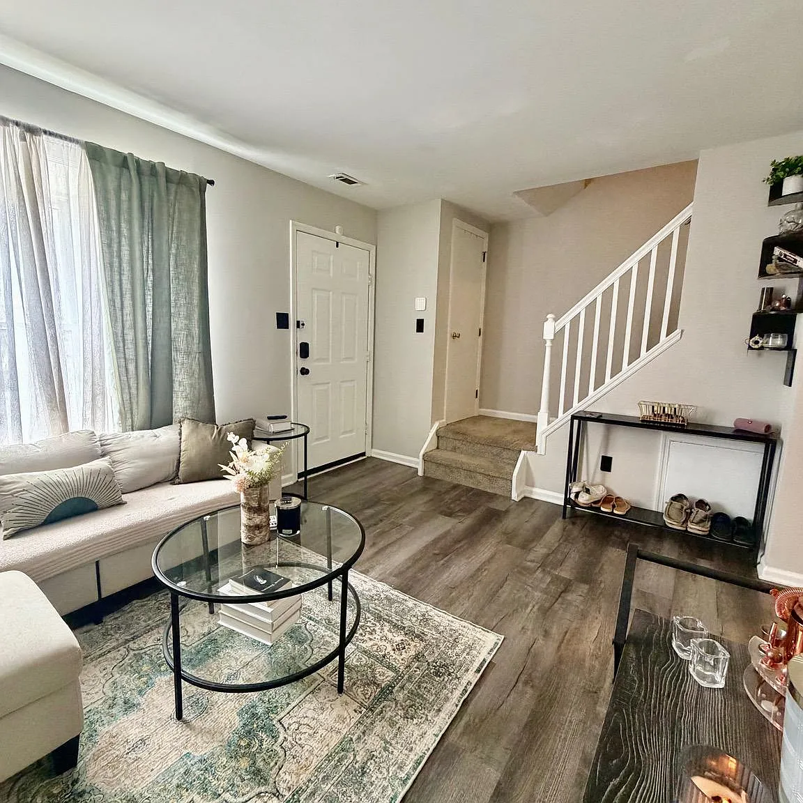 3 bed, 1.5 bath, 1150 sqft, $2,100 — Photo 4
