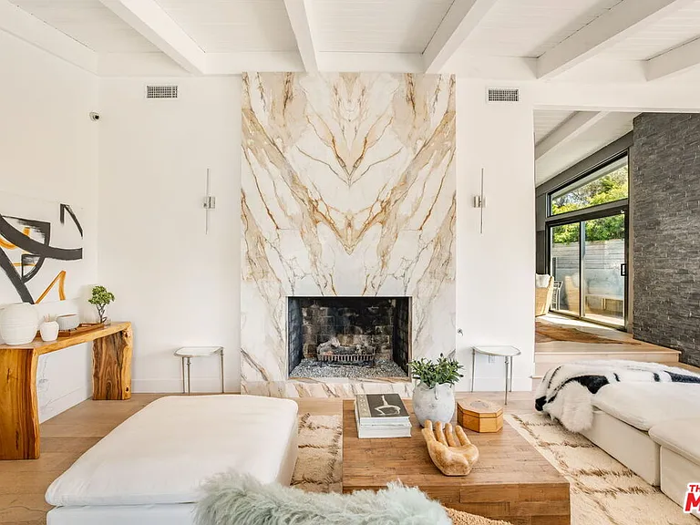 344 Arno Way — Photo 4