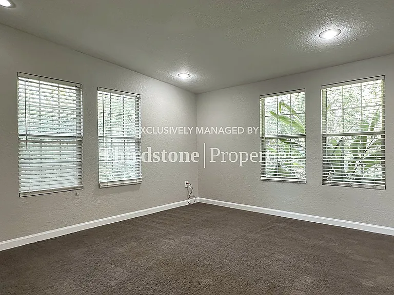 2406 Lamee Ave — Photo 12