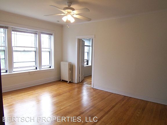 4th image of 4700 N Sacramento Ave APT 3