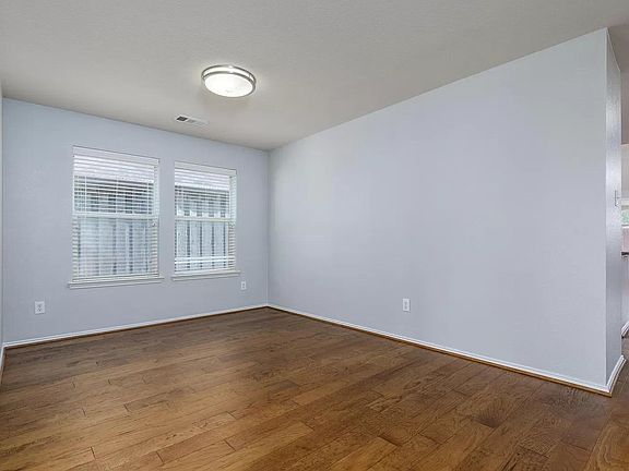 4th image of 10417 Bolivar Dr