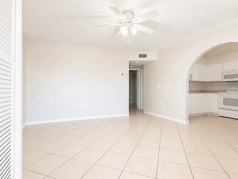 4765 Orange Grove Blvd #6 — Photo 2