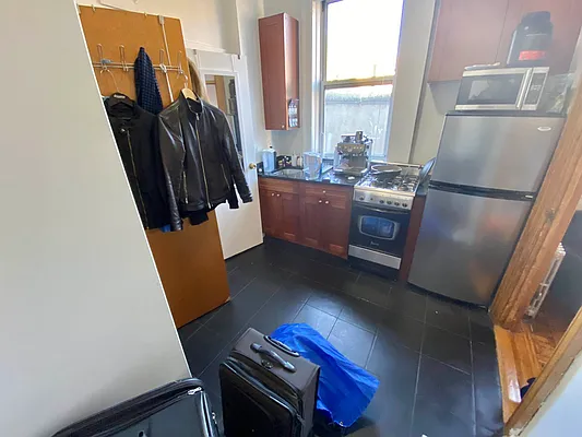 Rented by J PRESTON AND ASSOCIATES INC | media 13