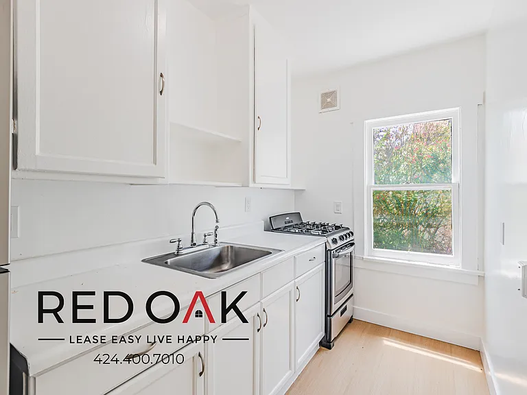 1559 N Hill Ave #7 — Photo 4