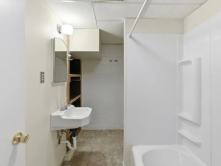 3202 Calhoun St — Photo 25