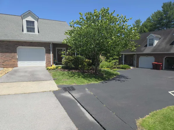 41 Cherokee Ridge Ct, Johnson City, TN 37604