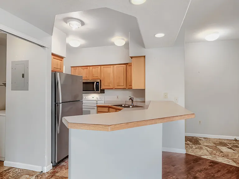 920 E Plum Creek Pkwy #106 — Photo 6