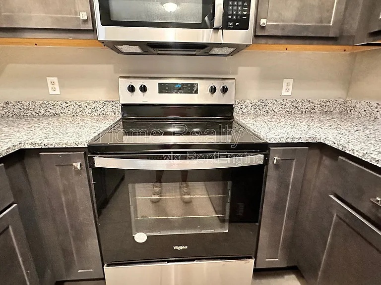 6715 Lyrewood Ln — Photo 10