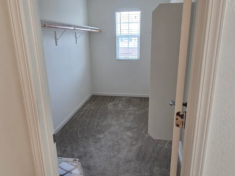 Scenic Point Pl — Photo 1