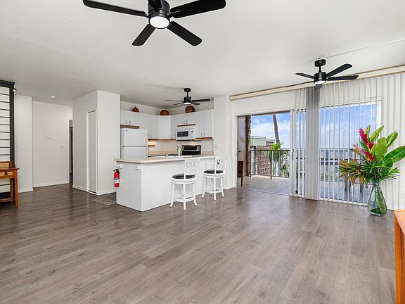 3rd image of 75-6016 Alii Dr APT 339