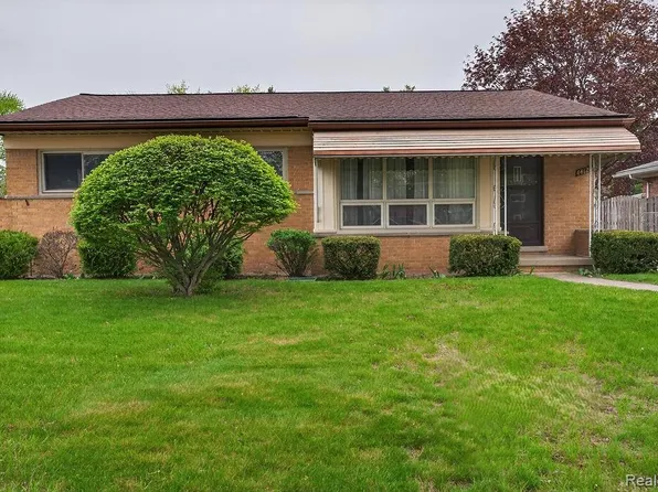 44120 Donley Dr, Sterling Heights, MI 48314