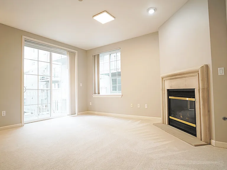 11004 NE 11th St #301 — Photo 6