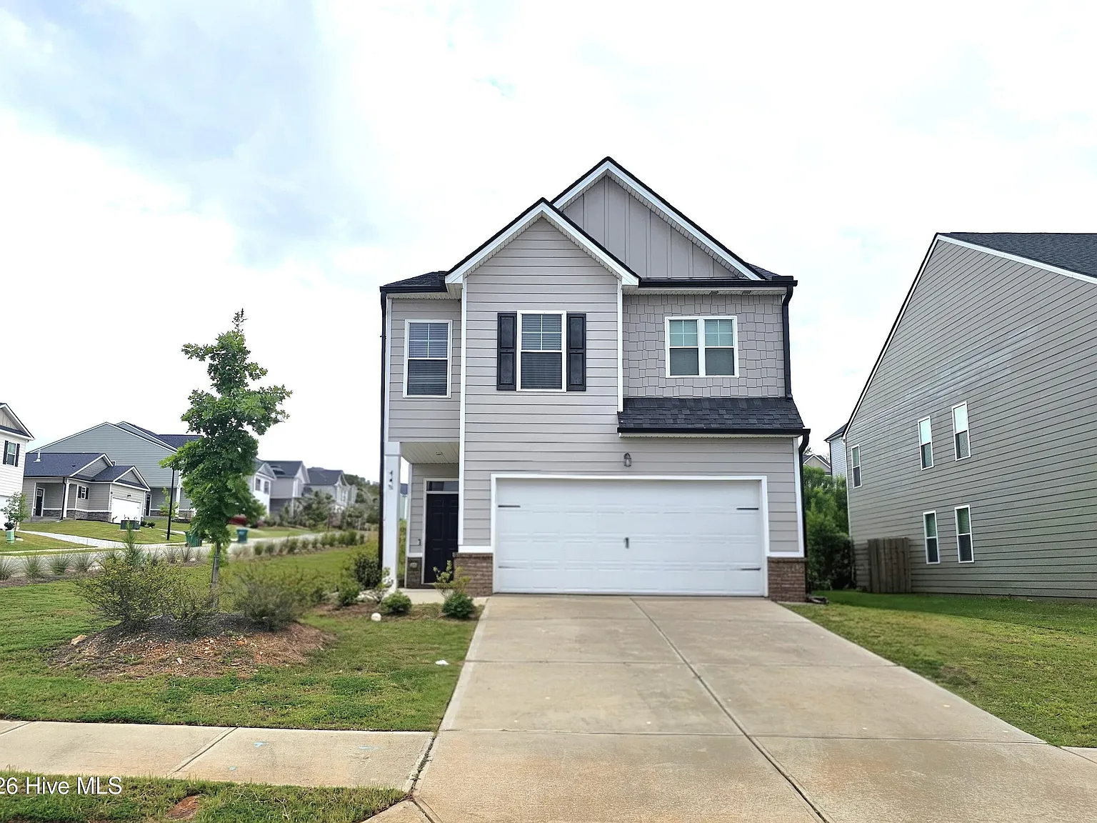 4 bed, 2.5 bath, $2,200 — Photo 1