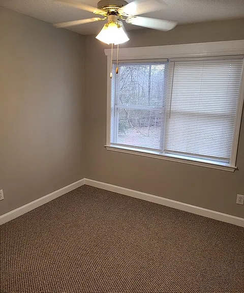 109 Laura Ln #B — Photo 12