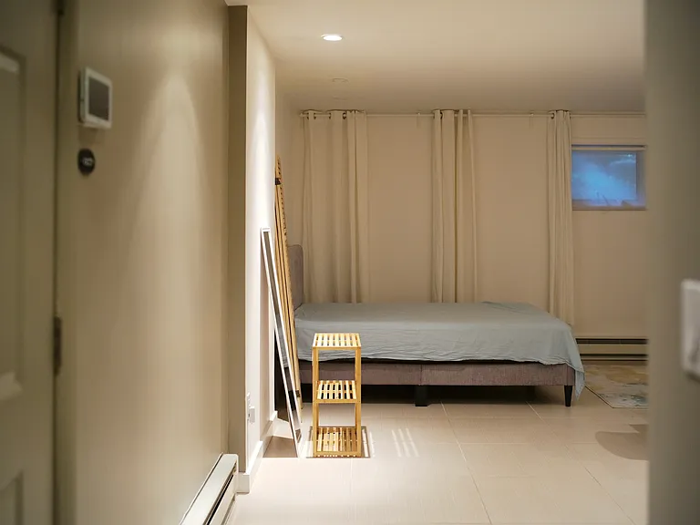9 Manhattan Pl — Photo 17