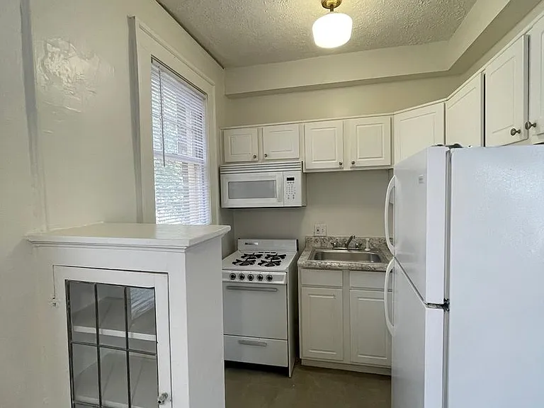 430 Ponce — Photo 19