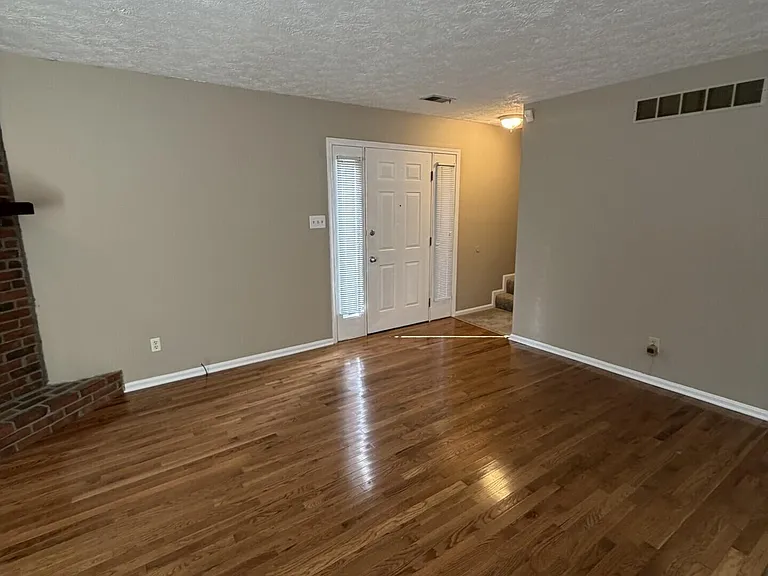 1100 Turkey Foot Rd #6 — Photo 4