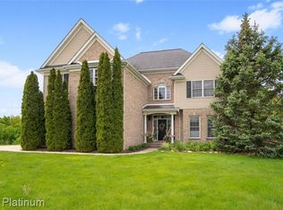 1309 Starlight Ct, Howell, MI 48843