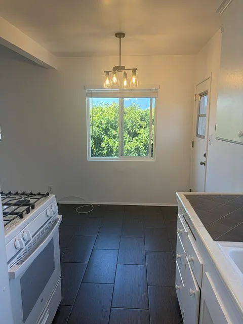 2 bed, 1200 sqft, $2,850 — Photo 4