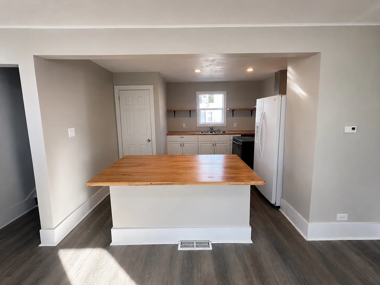 4 bed, 1336 sqft, $1,600 — Photo 2