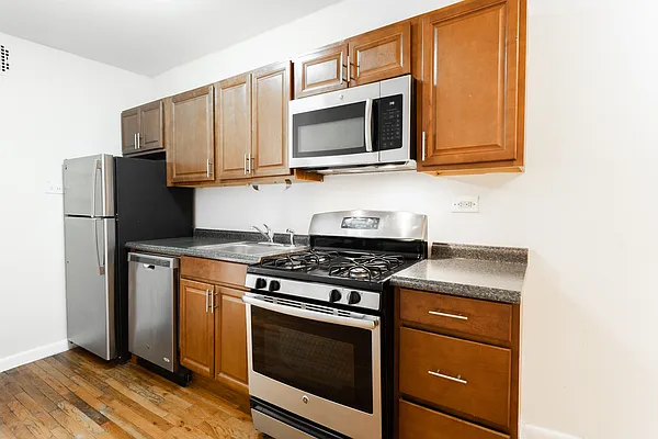 Rented by Bond New York | media 11