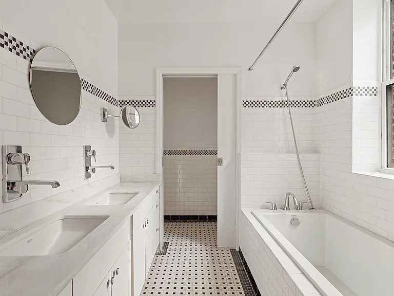 126 E 19th St #5 — Photo 10