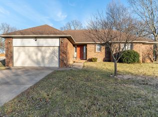 1110 Brombones Ct, Nixa, MO 65714