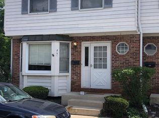 867 College Ave, Wheaton, IL 60187