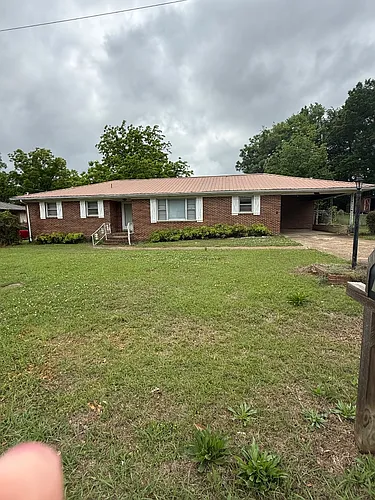1400 Jackson Ave Photo 1