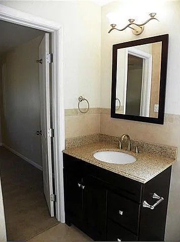 333 Lomont Dr — Photo 13