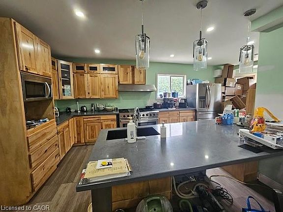 4th image of 93 Howard Ave