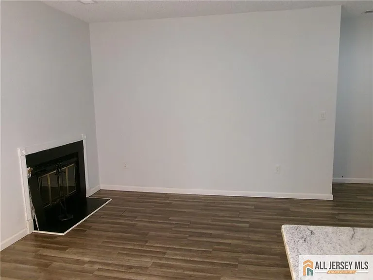 4261 Bayberry Ct — Photo 9