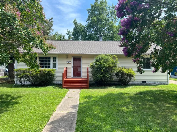 204 Woodhaven Rd, Newport News, VA 23608