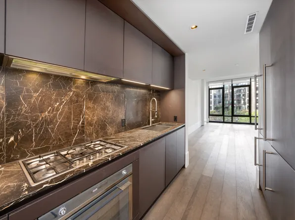 429 Kent Avenue image 9 of 18