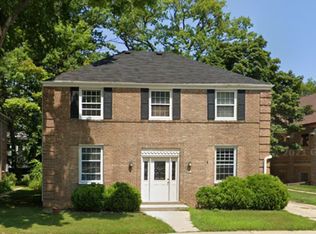 840 E Henry Clay St #1, Milwaukee, WI 53217
