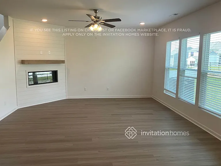 3808 Lantern Ln — Photo 2