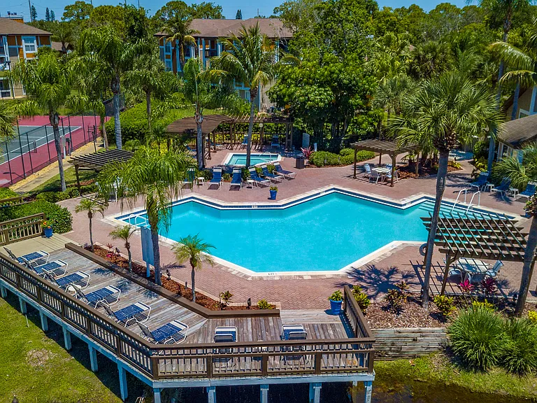 Palm Cove Apartments — Photo 70