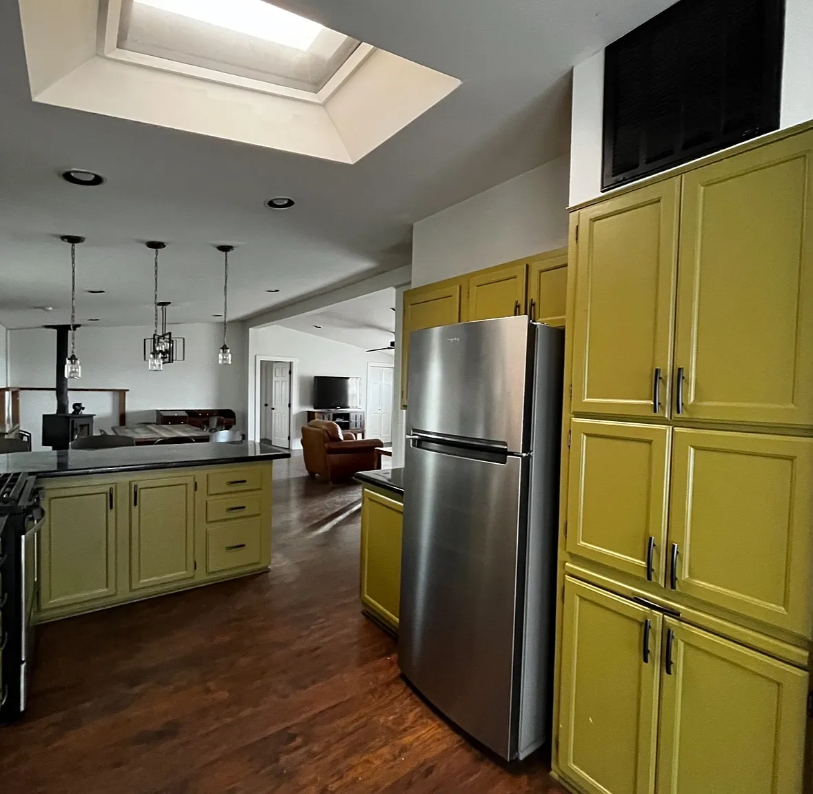 920 Hathaway St — Photo 2