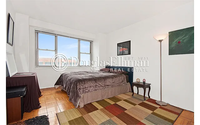 Rented by Douglas Elliman | media 13