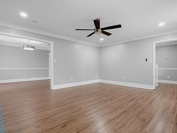 4th image of 2207 Vineyard Ct