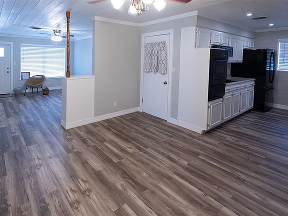 4th image of 878 Harbor Dr