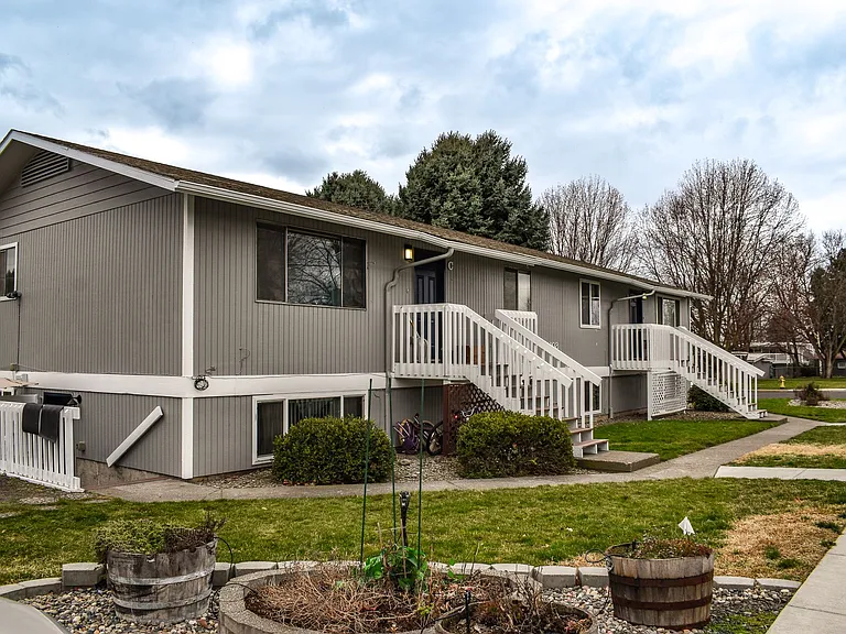Ferns Apartments — Photo 4